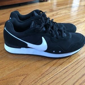 Nike Venture Sneakers